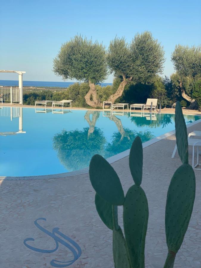Corte Di Ferro Hotel & Wellness Resort Carovigno Bagian luar foto